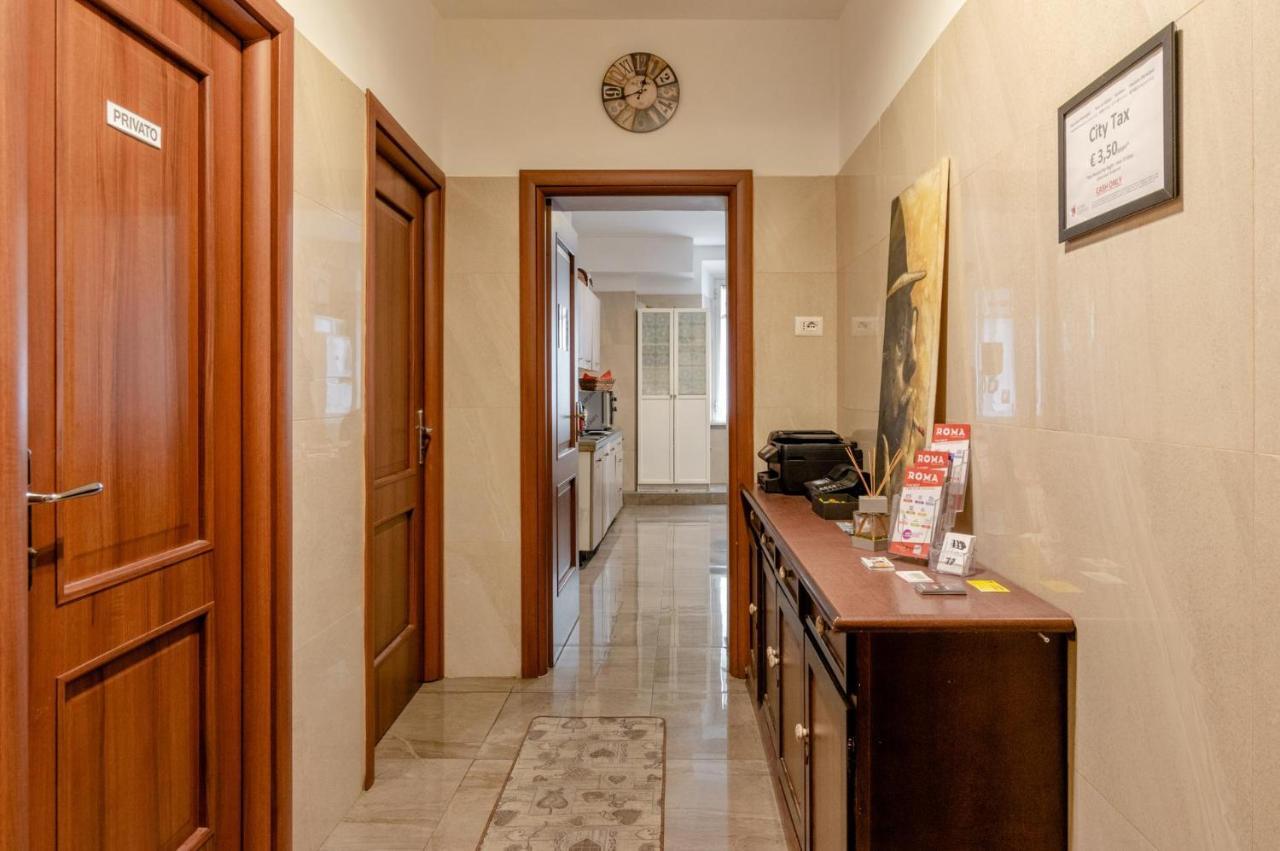 4-Bdr Apt Among Colosseum&Termini 10-People Leilighet Roma Eksteriør bilde